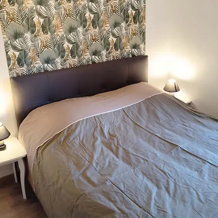 De L'eglise De 別荘 *