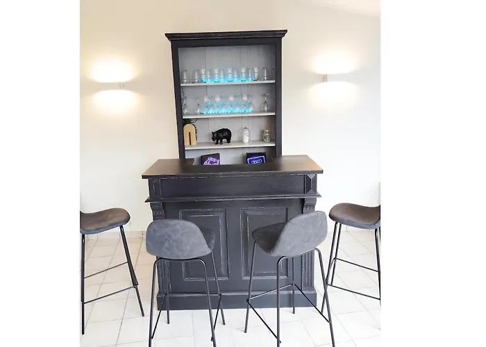 度假居 De L'eglise De *