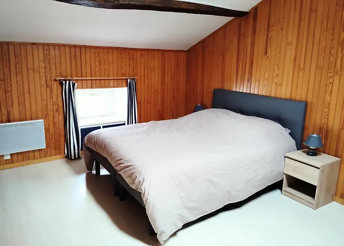 De L'eglise De La Pommeraie-sur-Sèvre